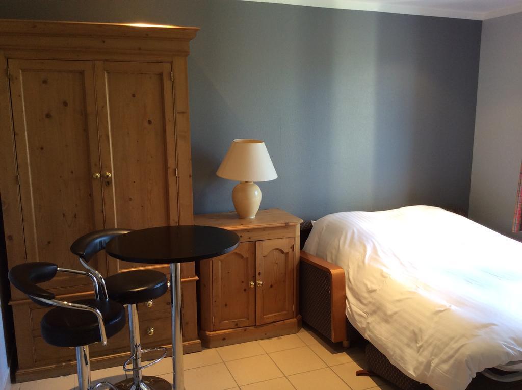 Residence Hotel Les Ducs De Chevreuse Avec Hebergement, Repas & Pdj, Seminaire, Bureau & Parking Zimmer foto